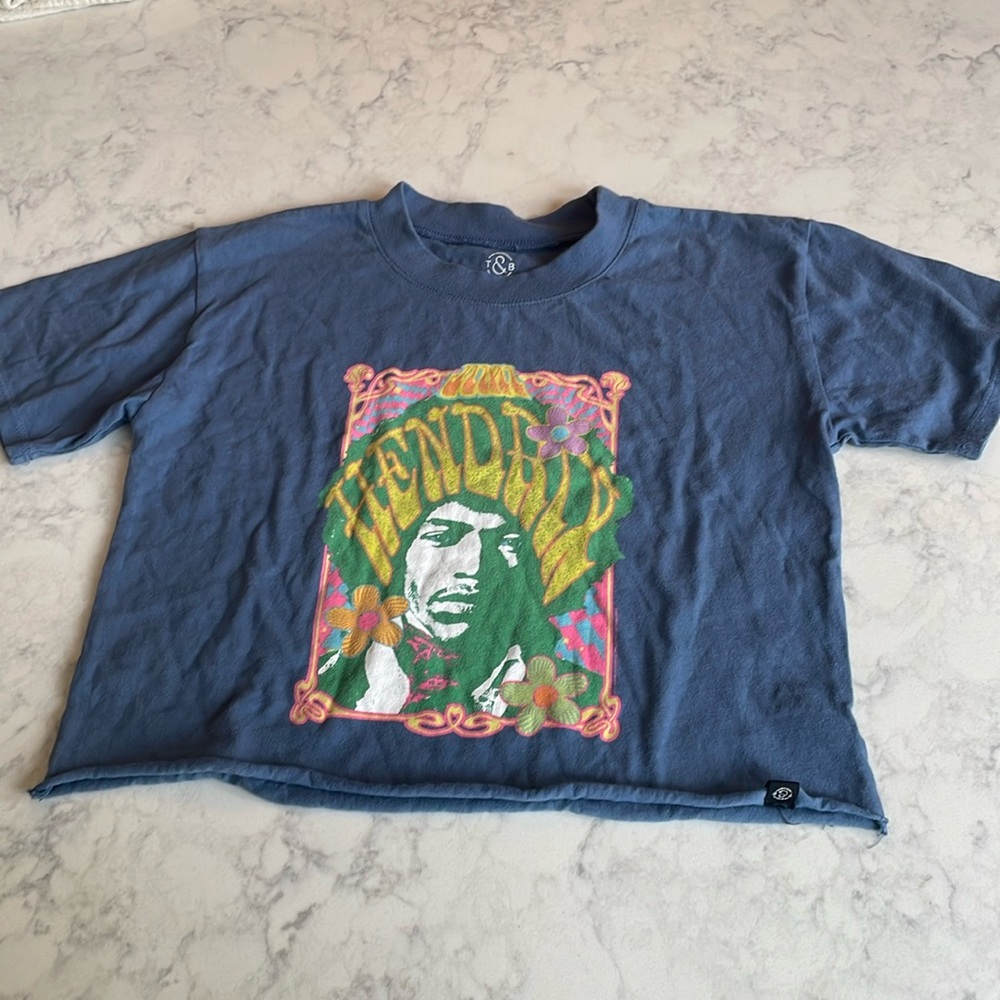 Blue tillies shirt cropped with e beutiful design ont he front